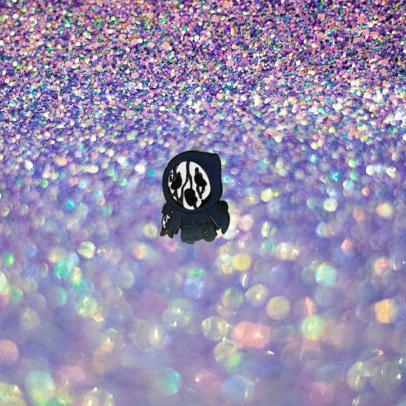 CARTOON SCREAM PIN - Picture 1 of 1